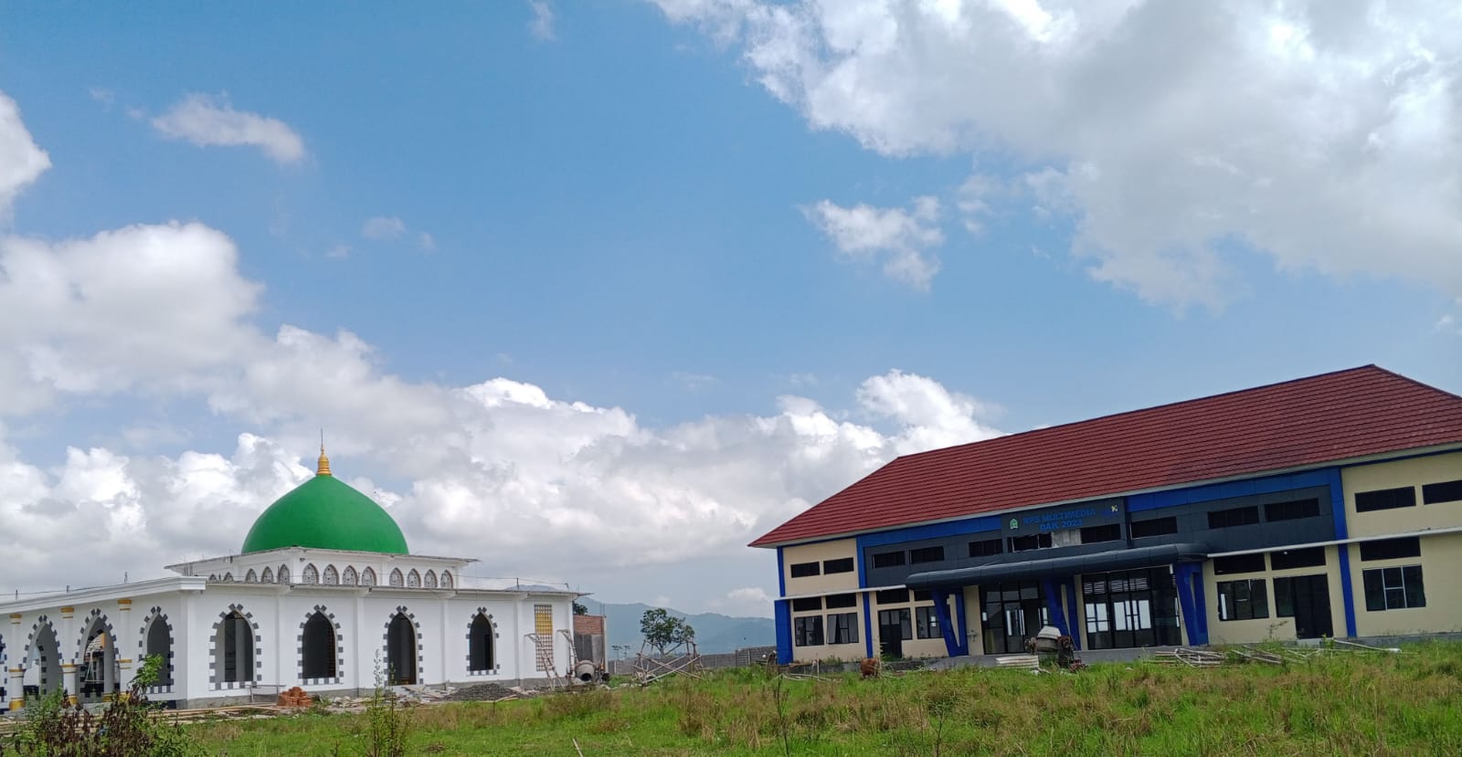 Pondok Pesantren Manhalul Ma'arif